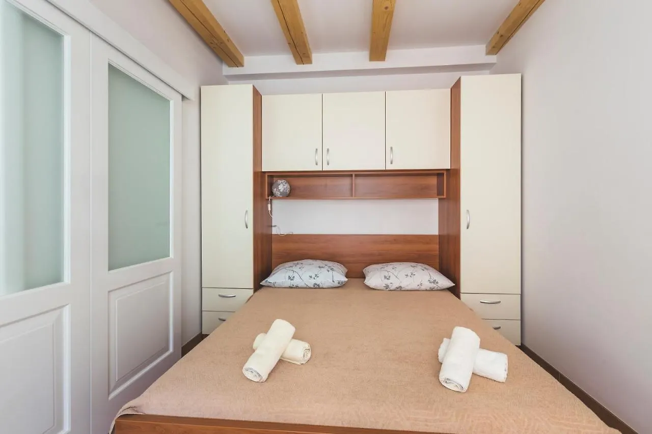 Vinea Apartmani Umag, Ulica G Garibaldia 2 Apartment