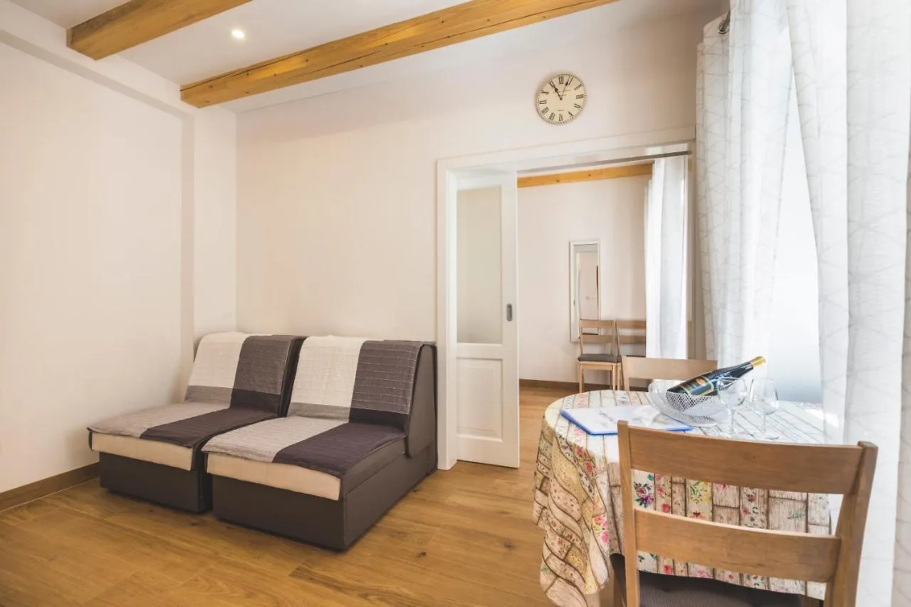 Apartment Vinea Apartmani Umag, Ulica G Garibaldia 2