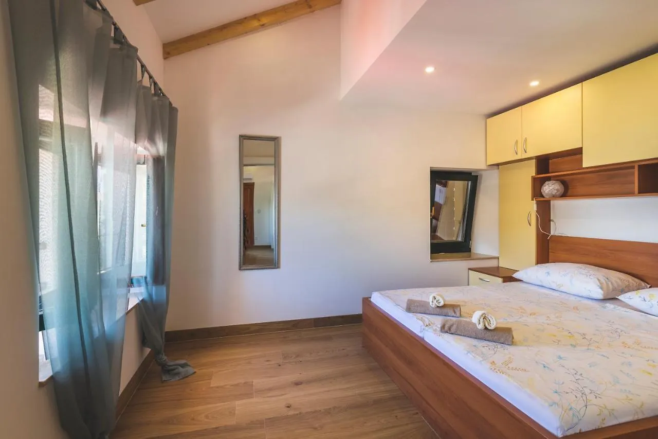 Vinea Apartmani Umag, Ulica G Garibaldia 2 Umag